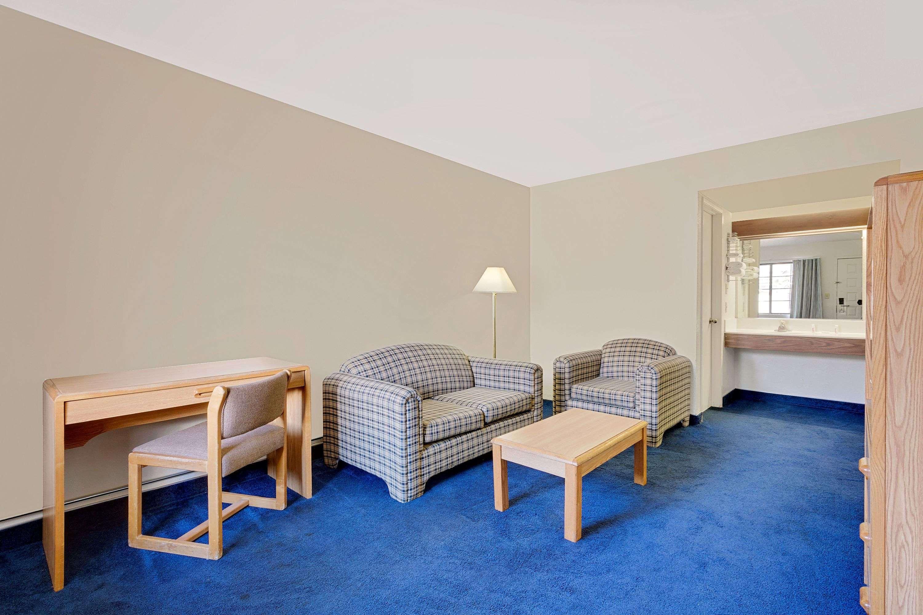 Days Inn & Suites By Wyndham Нидлс Экстерьер фото