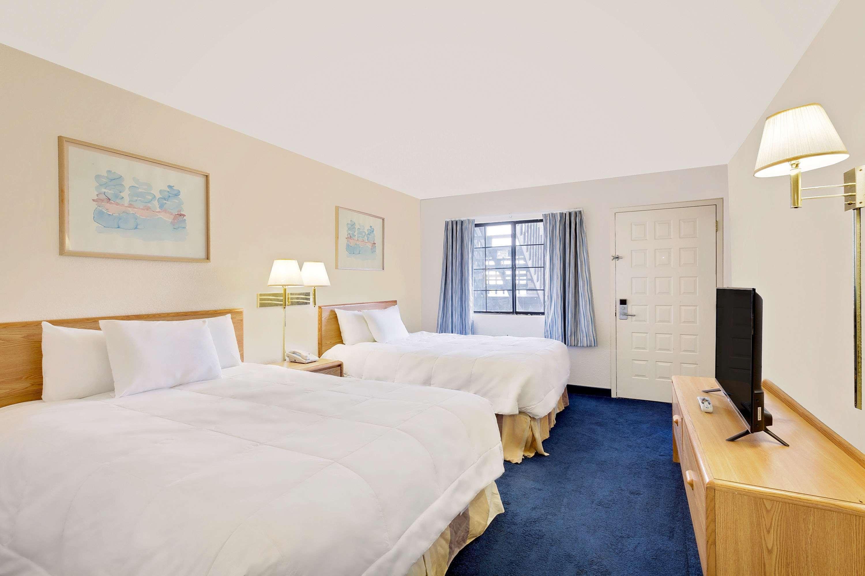 Days Inn & Suites By Wyndham Нидлс Экстерьер фото
