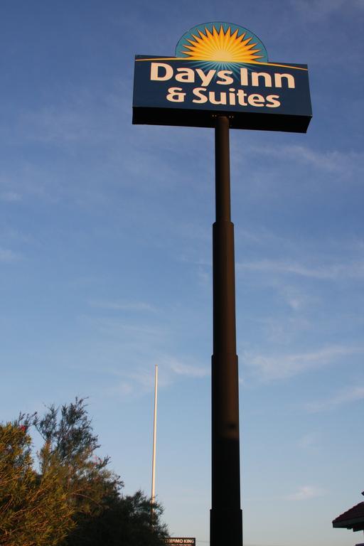Days Inn & Suites By Wyndham Нидлс Экстерьер фото
